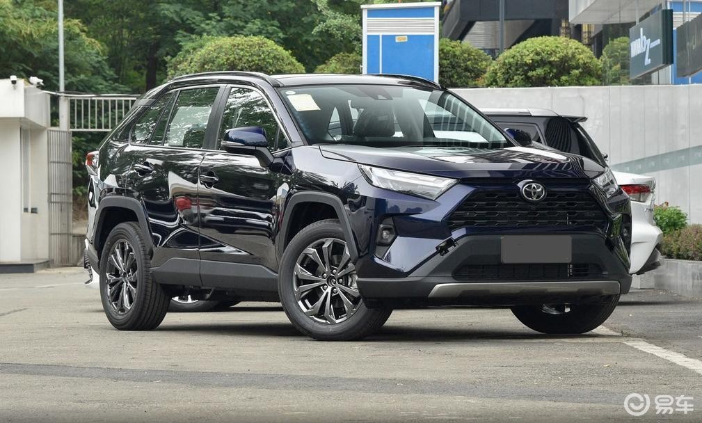 丰田RAV4不香了？红旗HS5：走自己的路让别人无路可走
